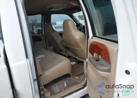 2003 Ford F-250 Lariat/Xl/Xlt z USA, uszkodzony, nr VIN 1FTNW21P43EC15075